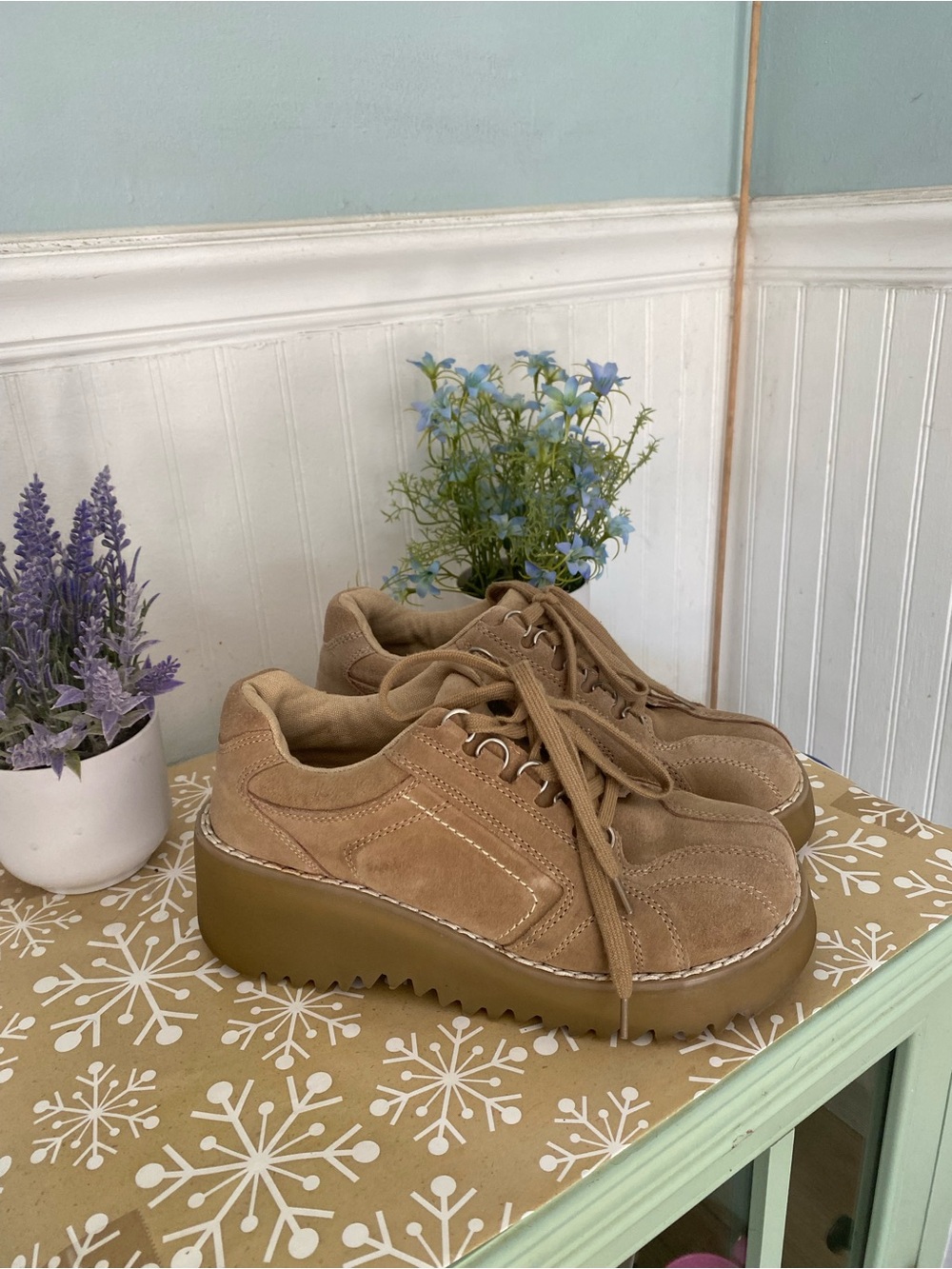 Y2K Platform Suede Lace-Up Sneakers in Tan